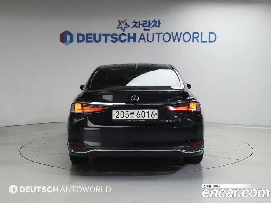Lexus ES 2023 2.5 автомат (гидро), фото 4 Lexus ES 2023 2.5 автомат (гидро), фото 4