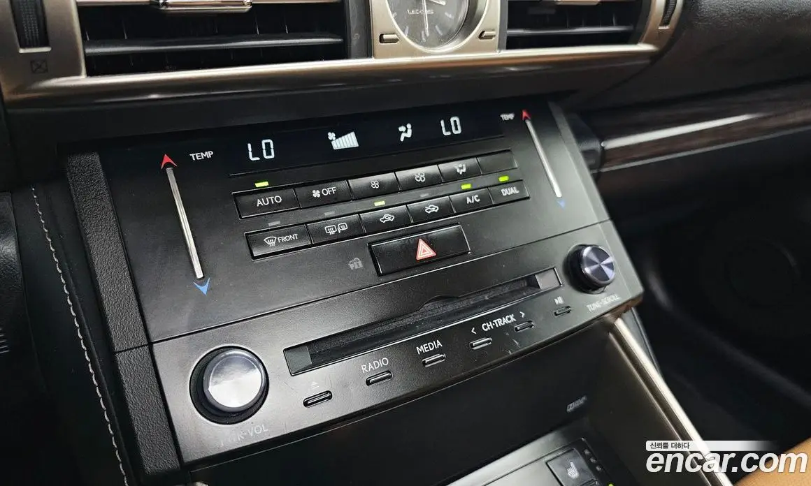 Lexus IS 2014 2.5 автомат (гидро), фото 17 Lexus IS 2014 2.5 автомат (гидро), фото 17