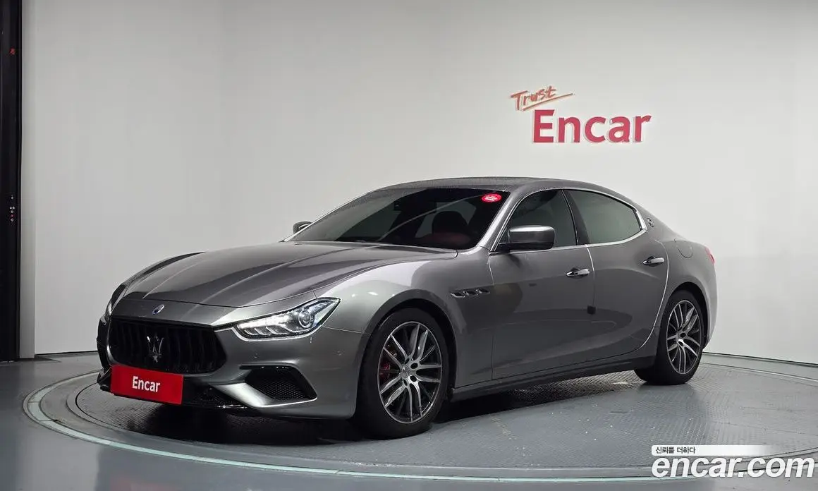 Maserati Ghibli 2015 3.0 автомат (гидро), фото 1 Maserati Ghibli 2015 3.0 автомат (гидро), фото 1