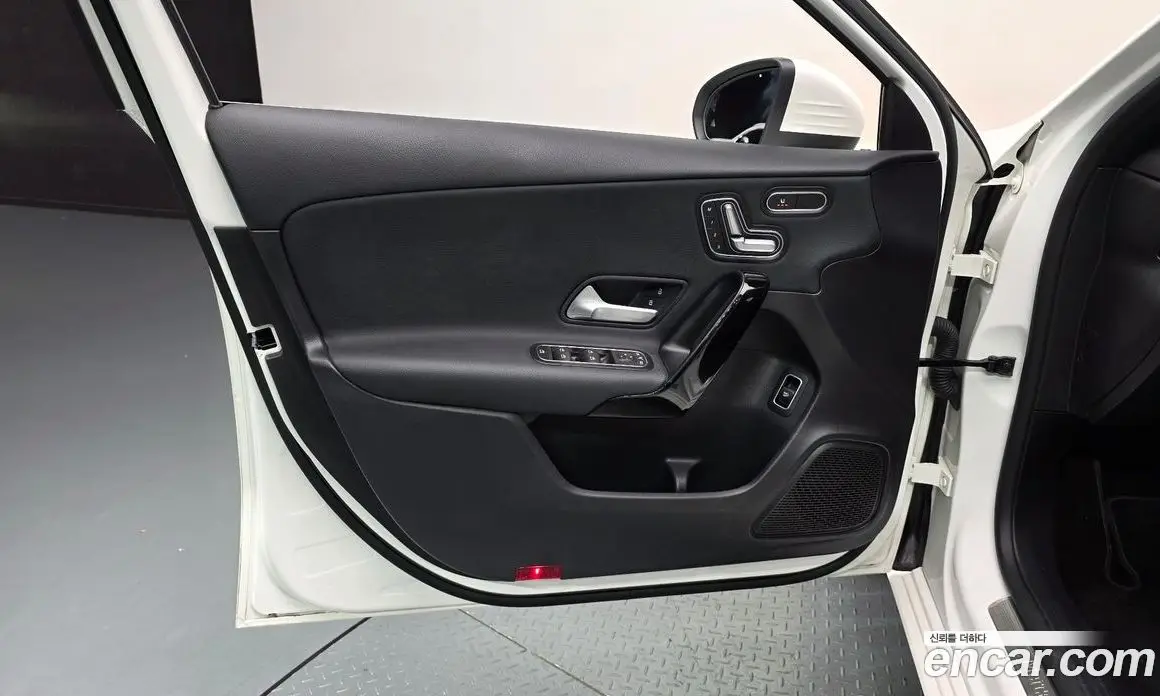 Mercedes-Benz A-Class 2020 2.0 автомат (гидро), фото 14 Mercedes-Benz A-Class 2020 2.0 автомат (гидро), фото 14