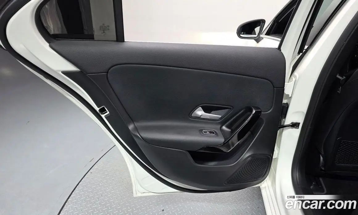 Mercedes-Benz A-Class 2020 2.0 автомат (гидро), фото 15 Mercedes-Benz A-Class 2020 2.0 автомат (гидро), фото 15