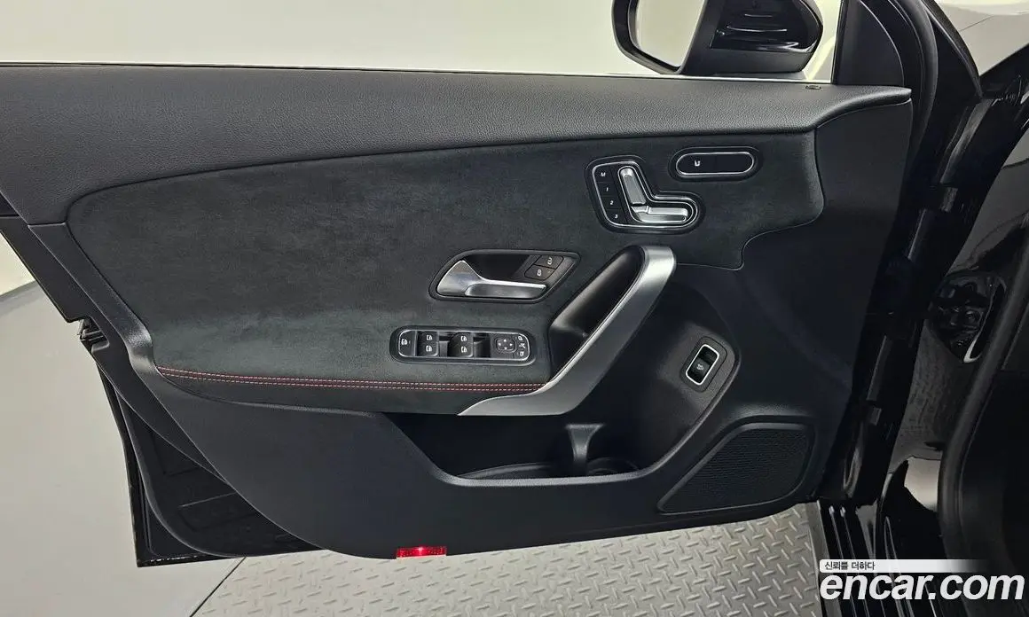 Mercedes-Benz A-Class 2022 2.0 автомат (гидро), фото 13