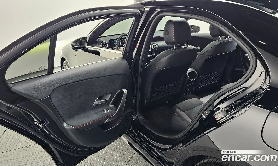 Mercedes-Benz A-Class 2022 2.0 автомат (гидро), фото 23