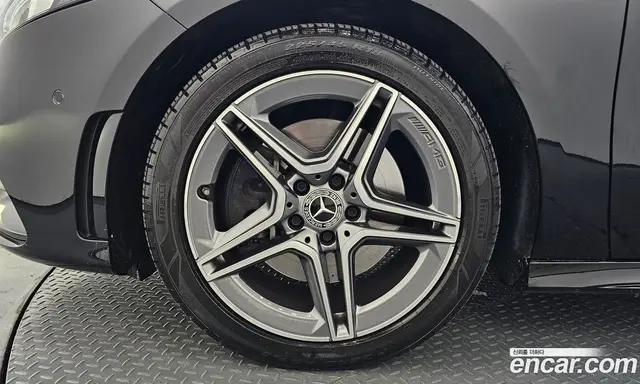 Mercedes-Benz A-Class 2022 2.0 автомат (гидро), миниатюра 4