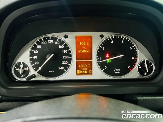 Mercedes-Benz B-Class 2010 2.0 автомат (гидро), миниатюра 8 Mercedes-Benz B-Class 2010 2.0 автомат (гидро), миниатюра 8