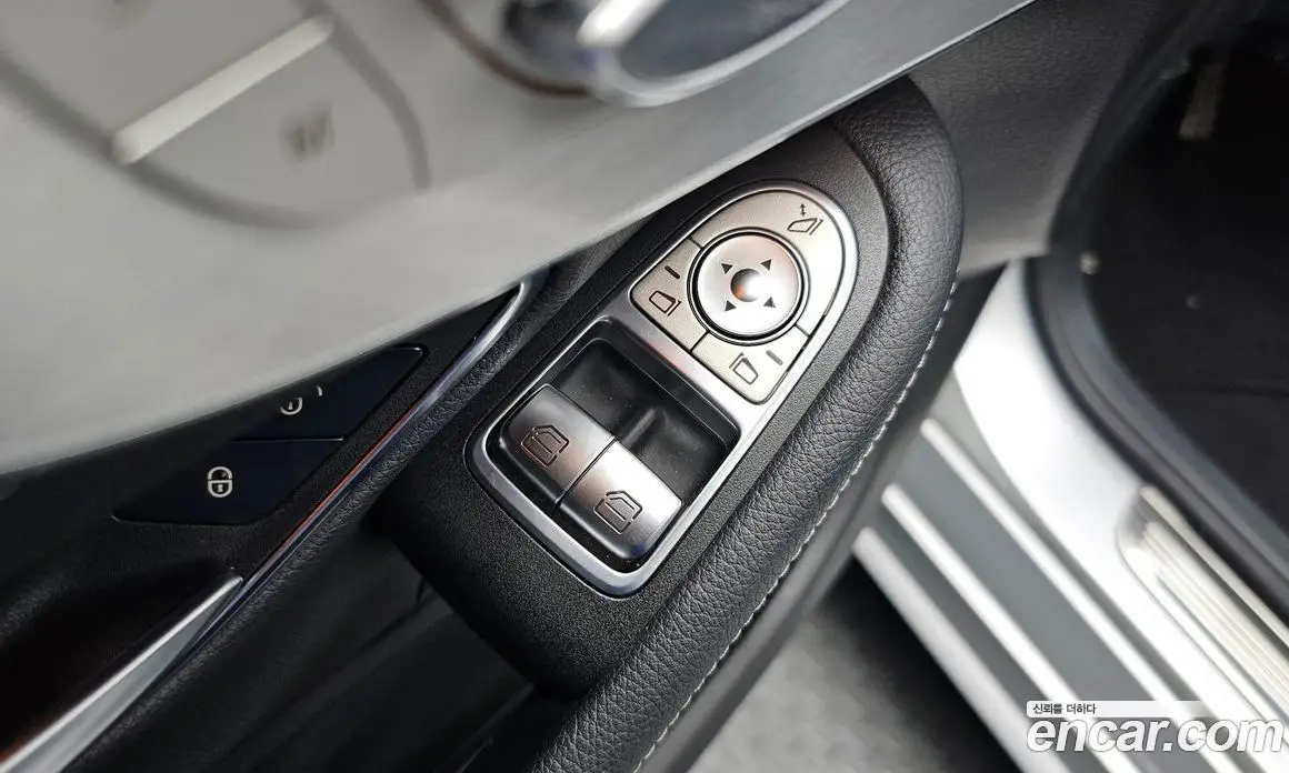 Mercedes-Benz C-Class 2016 2.0 автомат (гидро), фото 20 Mercedes-Benz C-Class 2016 2.0 автомат (гидро), фото 20