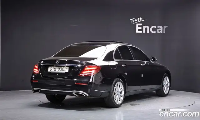 Mercedes-Benz E-Class 2016 2.0 автомат (гидро), миниатюра 2 Mercedes-Benz E-Class 2016 2.0 автомат (гидро), миниатюра 2