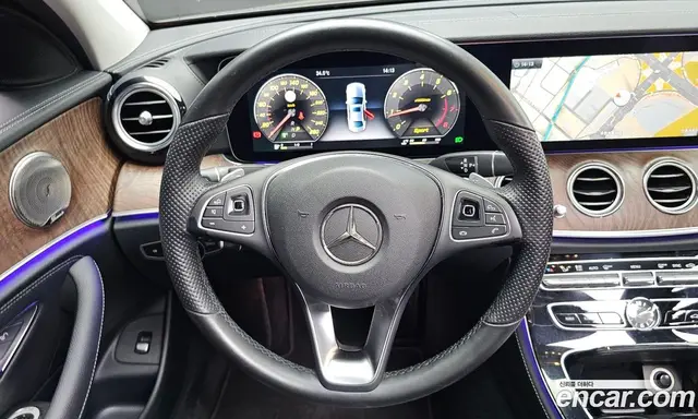 Mercedes-Benz E-Class 2016 2.0 автомат (гидро), миниатюра 12