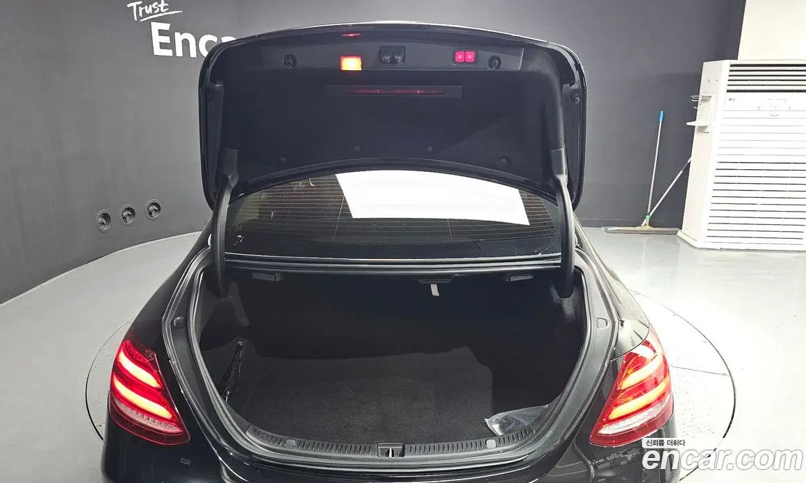 Mercedes-Benz E-Class 2016 2.0 автомат (гидро), фото 20 Mercedes-Benz E-Class 2016 2.0 автомат (гидро), фото 20
