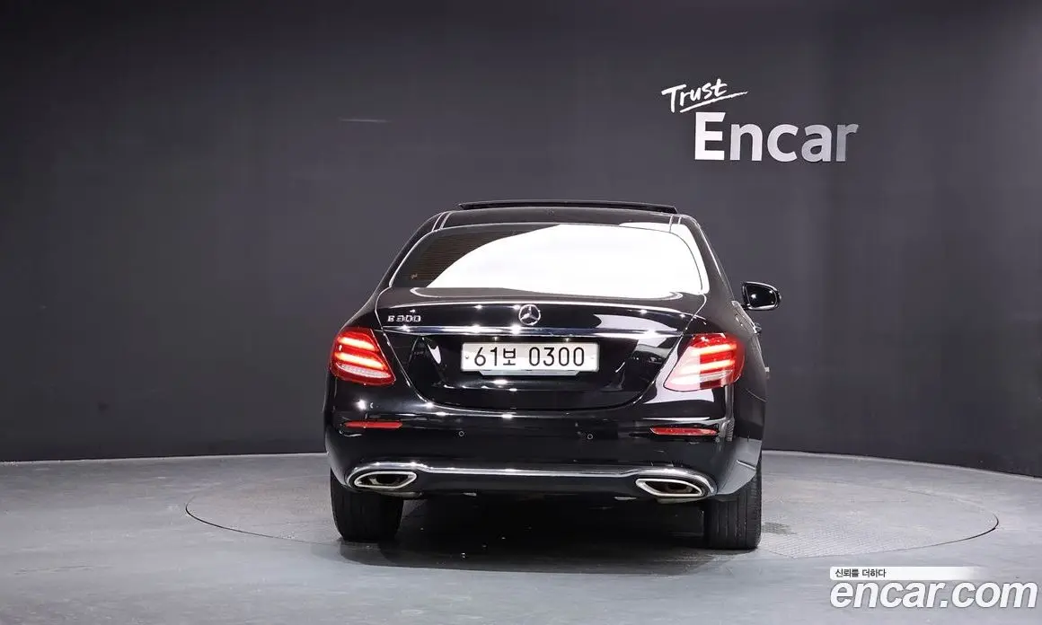 Mercedes-Benz E-Class 2016 2.0 автомат (гидро), фото 4 Mercedes-Benz E-Class 2016 2.0 автомат (гидро), фото 4