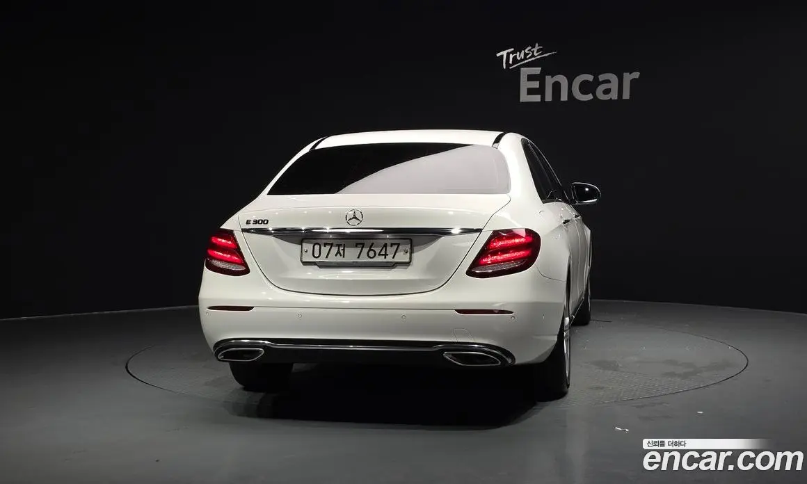 Mercedes-Benz E-Class 2018 2.0 автомат (гидро), фото 4