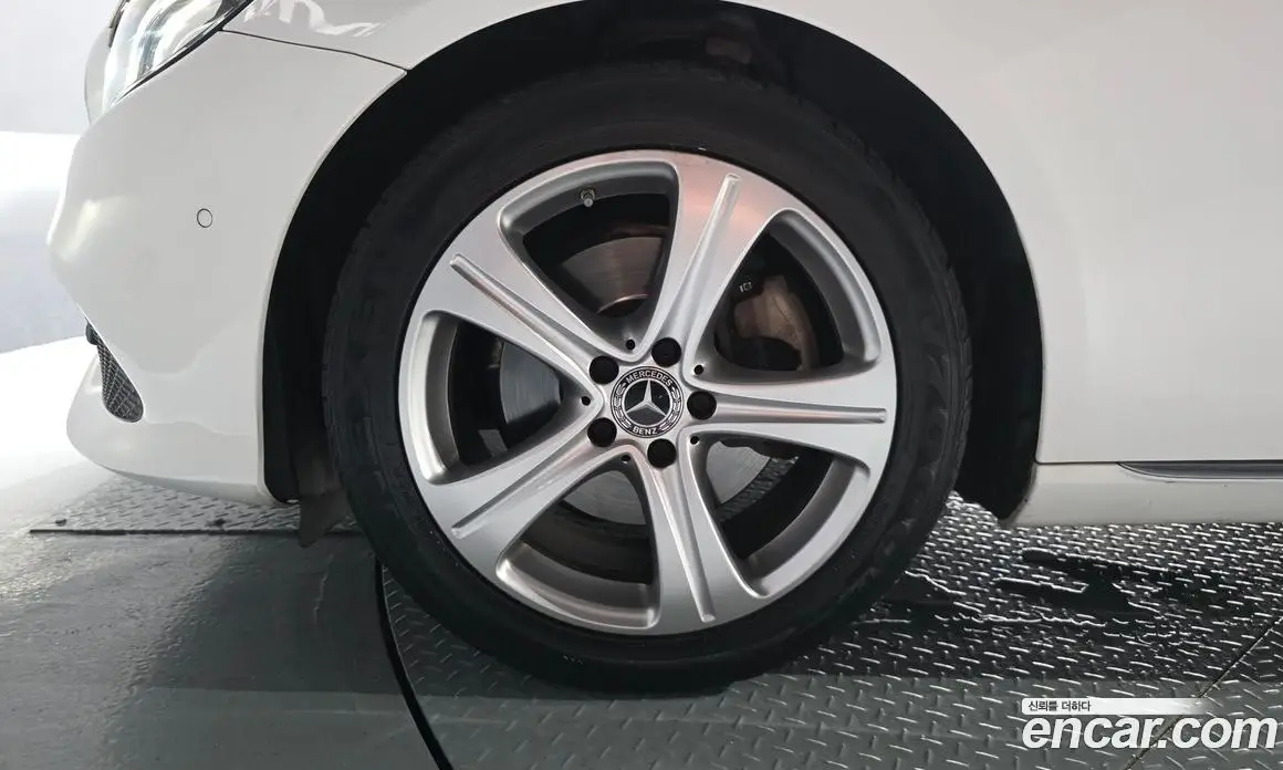Mercedes-Benz E-Class 2018 2.0 автомат (гидро), фото 5