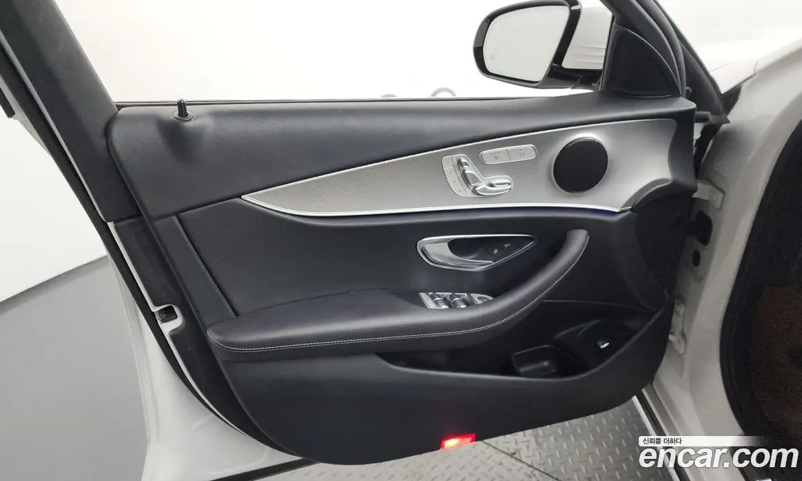 Mercedes-Benz E-Class 2019 2.0 автомат (гидро), фото 14 Mercedes-Benz E-Class 2019 2.0 автомат (гидро), фото 14