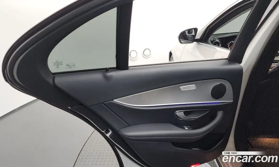 Mercedes-Benz E-Class 2019 2.0 автомат (гидро), фото 15 Mercedes-Benz E-Class 2019 2.0 автомат (гидро), фото 15