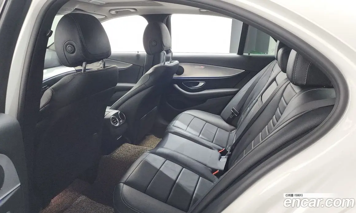 Mercedes-Benz E-Class 2019 2.0 автомат (гидро), фото 17 Mercedes-Benz E-Class 2019 2.0 автомат (гидро), фото 17