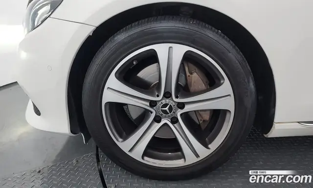 Mercedes-Benz E-Class 2019 2.0 автомат (гидро), миниатюра 5 Mercedes-Benz E-Class 2019 2.0 автомат (гидро), миниатюра 5