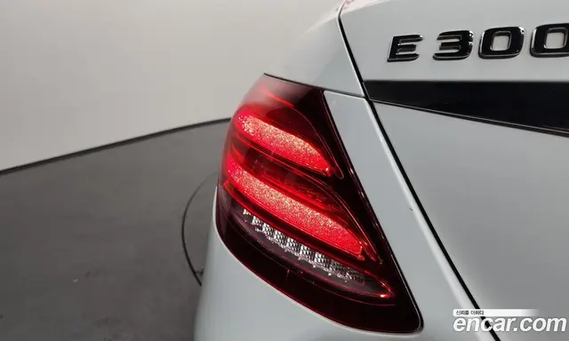 Mercedes-Benz E-Class 2019 2.0 автомат (гидро), миниатюра 9 Mercedes-Benz E-Class 2019 2.0 автомат (гидро), миниатюра 9