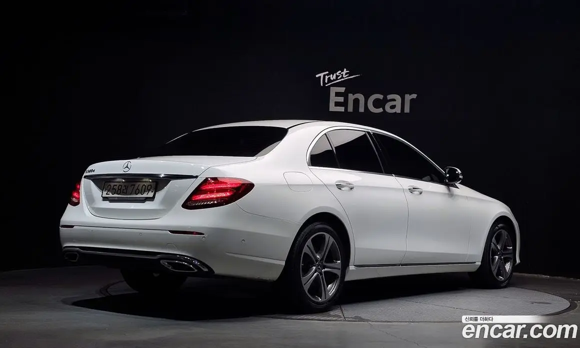 Mercedes-Benz E-Class 2019 1.9 автомат (гидро), фото 2 Mercedes-Benz E-Class 2019 1.9 автомат (гидро), фото 2