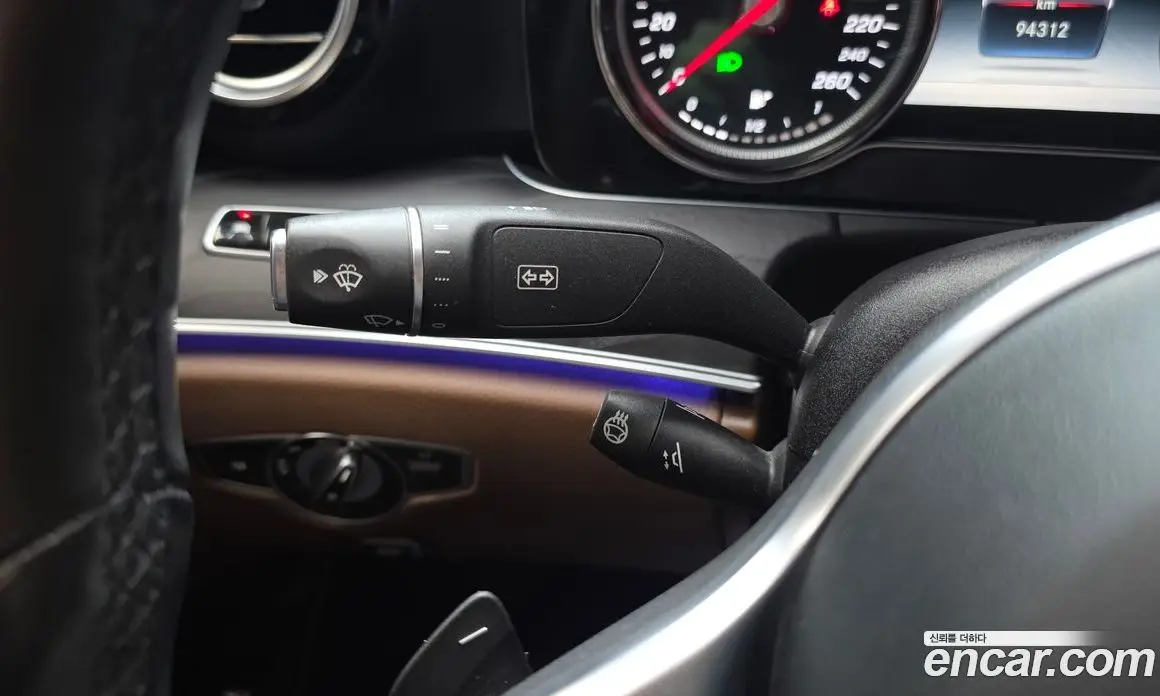 Mercedes-Benz E-Class 2019 1.9 автомат (гидро), фото 24 Mercedes-Benz E-Class 2019 1.9 автомат (гидро), фото 24