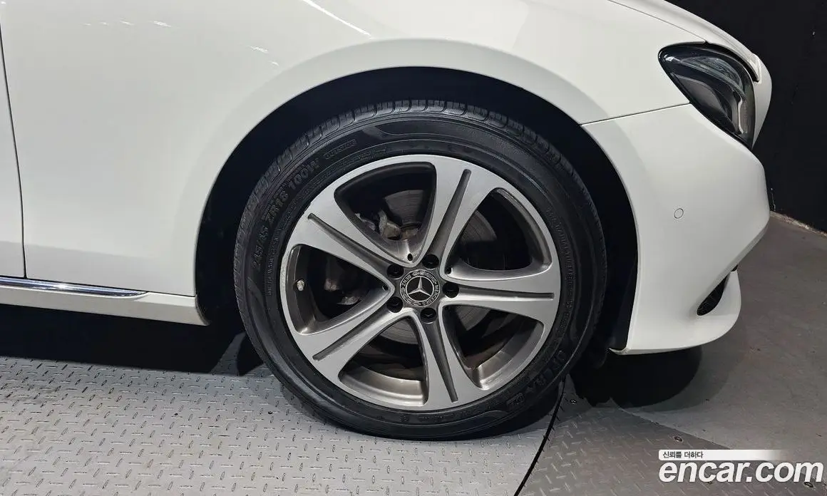 Mercedes-Benz E-Class 2019 1.9 автомат (гидро), фото 7 Mercedes-Benz E-Class 2019 1.9 автомат (гидро), фото 7