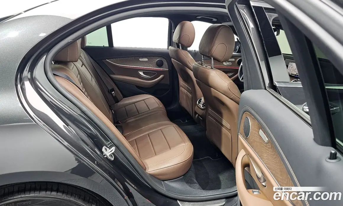 Mercedes-Benz E-Class 2020 2.0 автомат (гидро), фото 11 Mercedes-Benz E-Class 2020 2.0 автомат (гидро), фото 11