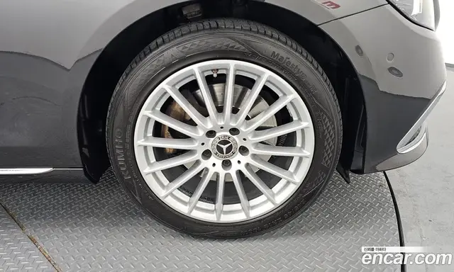 Mercedes-Benz E-Class 2020 2.0 автомат (гидро), миниатюра 5 Mercedes-Benz E-Class 2020 2.0 автомат (гидро), миниатюра 5