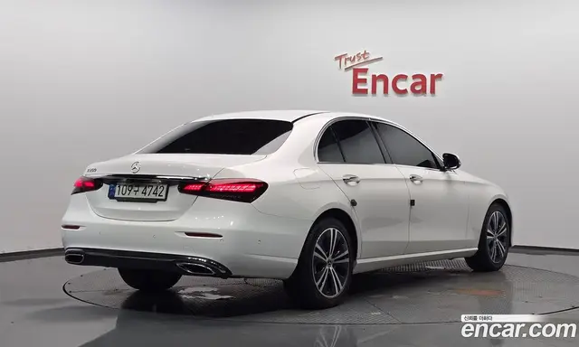 Mercedes-Benz E-Class 2021 2.0 автомат (гидро), миниатюра 1 Mercedes-Benz E-Class 2021 2.0 автомат (гидро), миниатюра 1