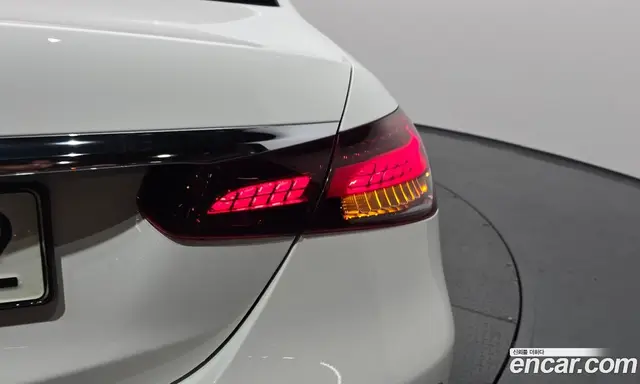 Mercedes-Benz E-Class 2021 2.0 автомат (гидро), миниатюра 8 Mercedes-Benz E-Class 2021 2.0 автомат (гидро), миниатюра 8