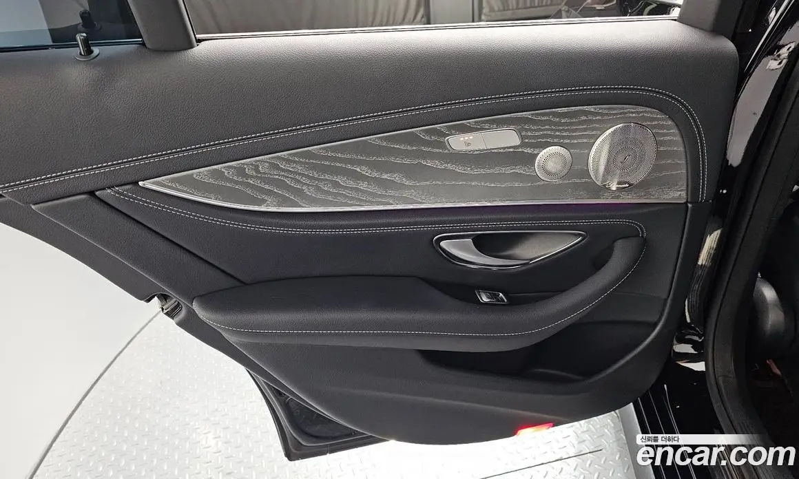 Mercedes-Benz E-Class 2022 2.0 автомат (гидро), фото 15