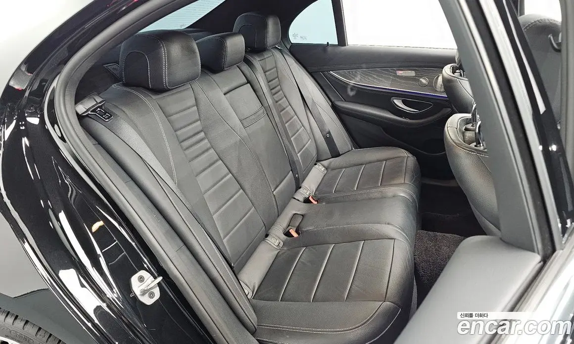 Mercedes-Benz E-Class 2022 2.0 автомат (гидро), фото 17