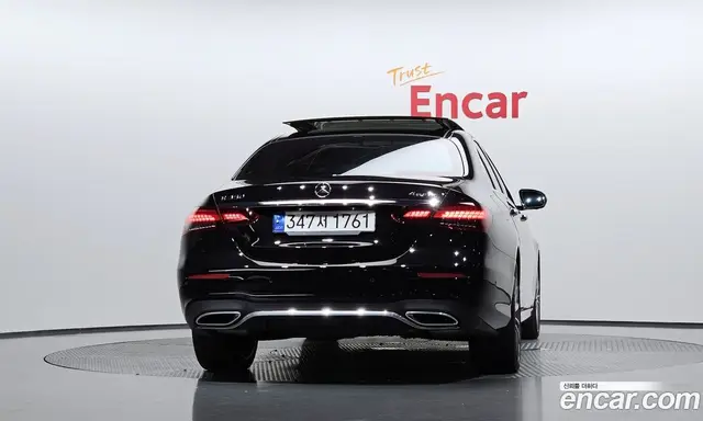 Mercedes-Benz E-Class 2022 2.0 автомат (гидро), миниатюра 4