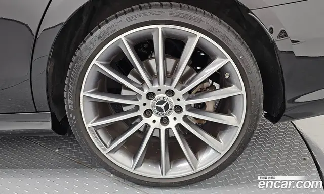 Mercedes-Benz E-Class 2022 2.0 автомат (гидро), миниатюра 7