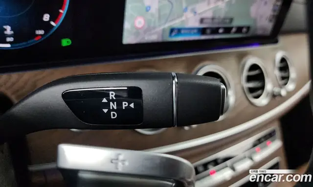 Mercedes-Benz E-Class 2023 2.0 автомат (гидро), миниатюра 12