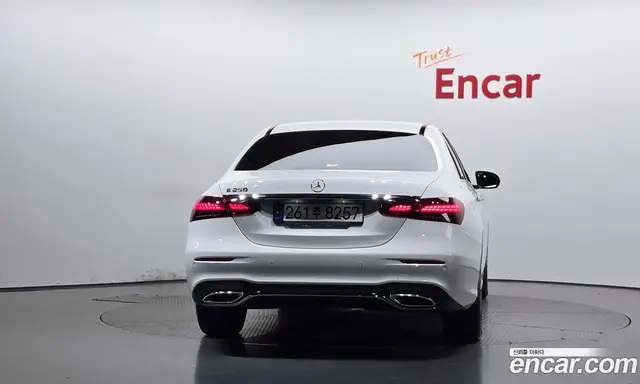 Mercedes-Benz E-Class 2023 2.0 автомат (гидро), миниатюра 3 Mercedes-Benz E-Class 2023 2.0 автомат (гидро), миниатюра 3