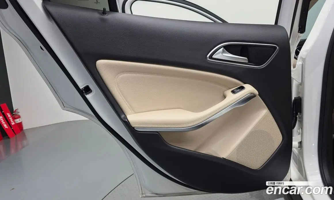 Mercedes-Benz GLA-Class 2019 2.0 автомат (гидро), фото 15 Mercedes-Benz GLA-Class 2019 2.0 автомат (гидро), фото 15