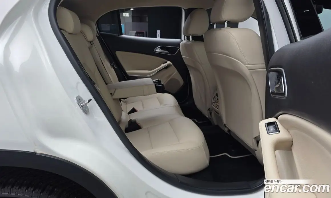 Mercedes-Benz GLA-Class 2019 2.0 автомат (гидро), фото 18 Mercedes-Benz GLA-Class 2019 2.0 автомат (гидро), фото 18