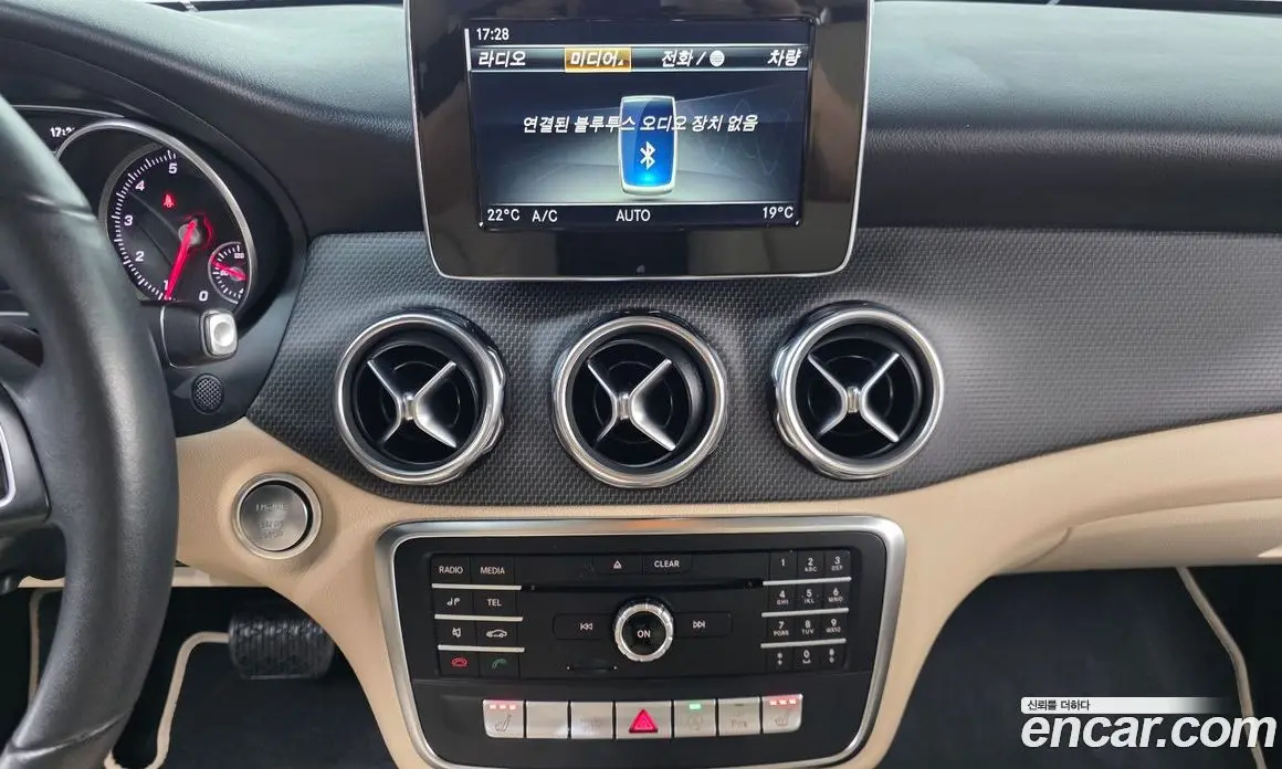 Mercedes-Benz GLA-Class 2019 2.0 автомат (гидро), фото 21 Mercedes-Benz GLA-Class 2019 2.0 автомат (гидро), фото 21