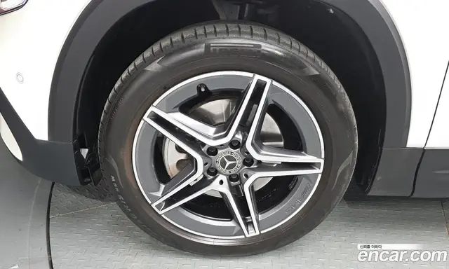 Mercedes-Benz GLB-Class 2022 2.0 автомат (гидро), миниатюра 5 Mercedes-Benz GLB-Class 2022 2.0 автомат (гидро), миниатюра 5