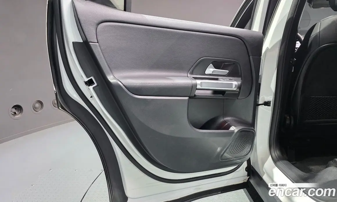Mercedes-Benz GLB-Class 2022 1.9 автомат (гидро), фото 15