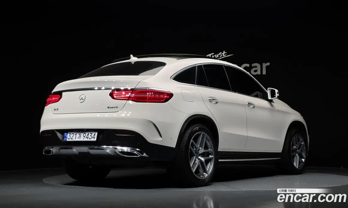 Mercedes-Benz GLE-Class 2018 3.0 автомат (гидро), фото 2 Mercedes-Benz GLE-Class 2018 3.0 автомат (гидро), фото 2