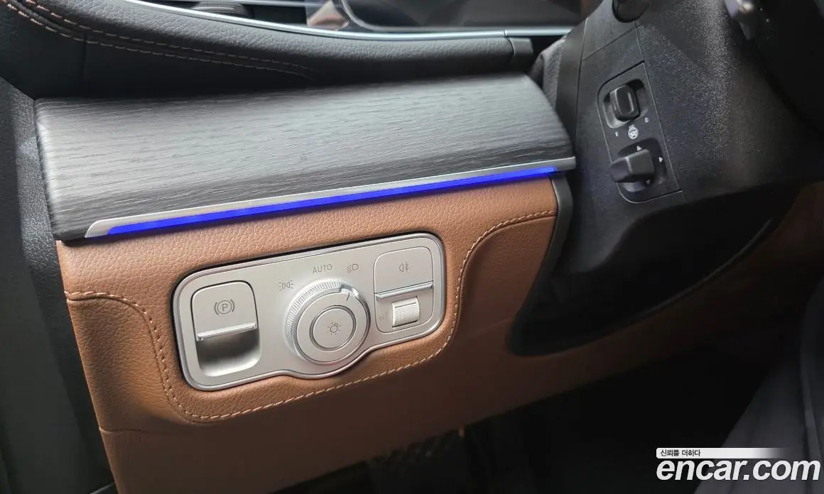 Mercedes-Benz GLE-Class 2025 2.0 автомат (гидро), фото 25 Mercedes-Benz GLE-Class 2025 2.0 автомат (гидро), фото 25