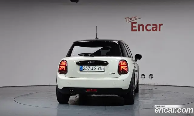 Mini Cooper 2020 1.5 автомат (гидро), миниатюра 3