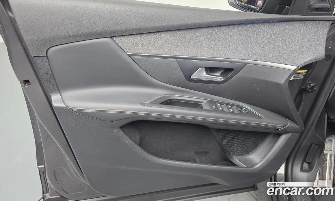 Peugeot 3008 2018 1.6 автомат (гидро), фото 14