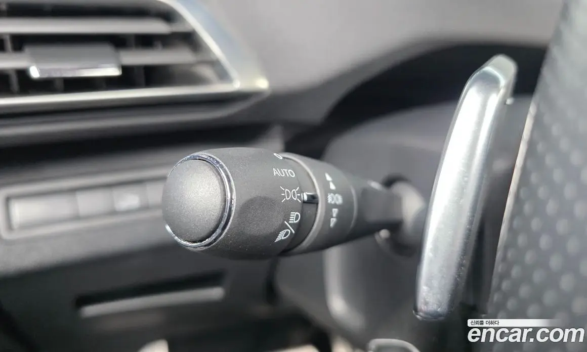 Peugeot 3008 2018 1.6 автомат (гидро), фото 27