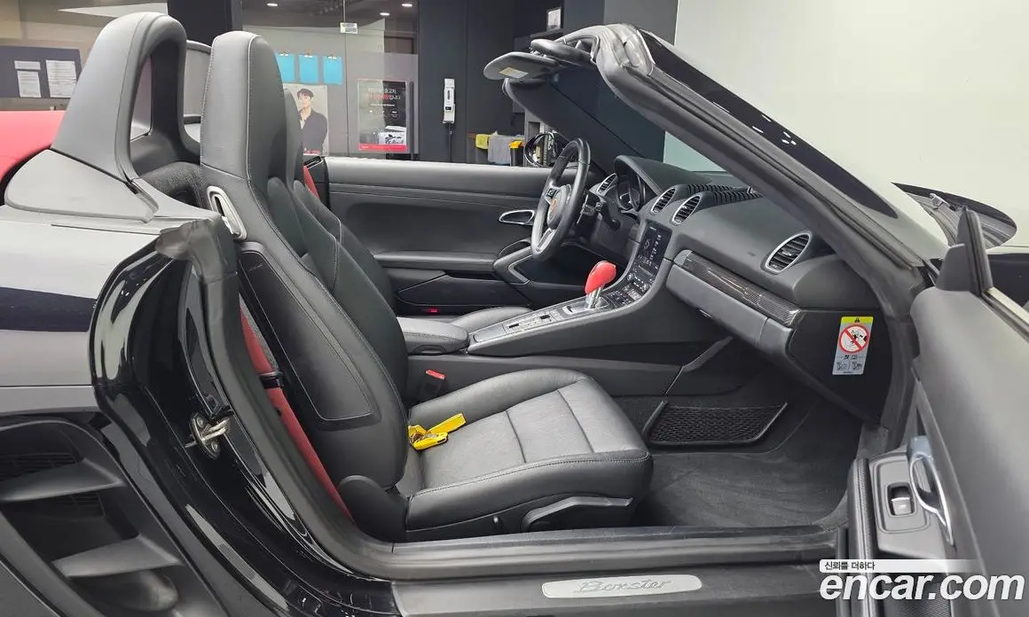 Porsche 718 2019 2.0 автомат (гидро), фото 17 Porsche 718 2019 2.0 автомат (гидро), фото 17