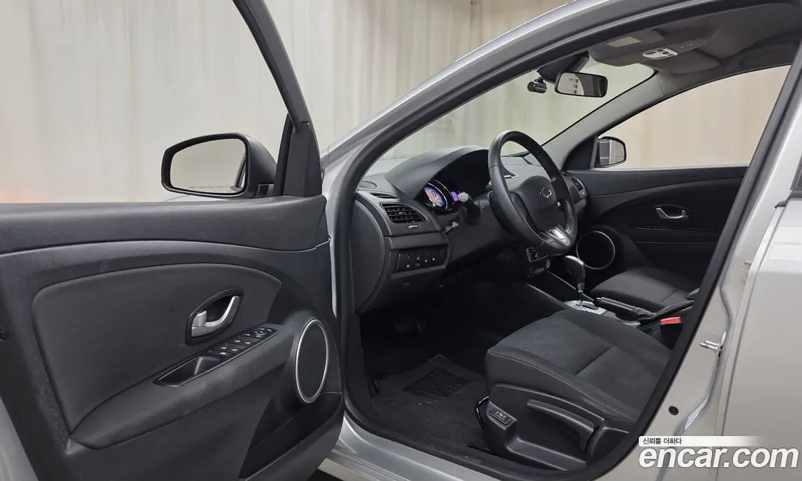 Renault (Samsung) SM3 2015 1.6 автомат (гидро), фото 12 Renault (Samsung) SM3 2015 1.6 автомат (гидро), фото 12