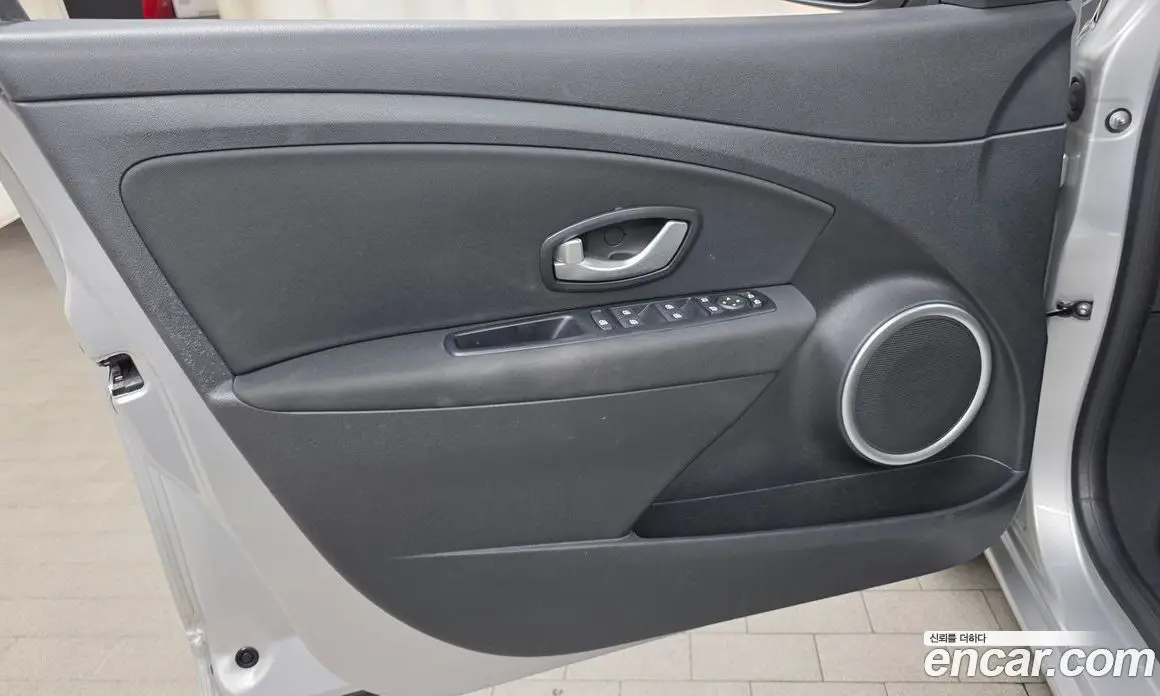 Renault (Samsung) SM3 2015 1.6 автомат (гидро), фото 13 Renault (Samsung) SM3 2015 1.6 автомат (гидро), фото 13