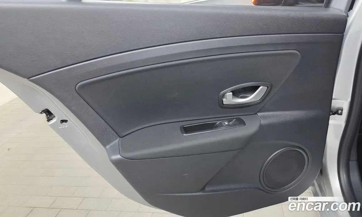 Renault (Samsung) SM3 2015 1.6 автомат (гидро), фото 14 Renault (Samsung) SM3 2015 1.6 автомат (гидро), фото 14