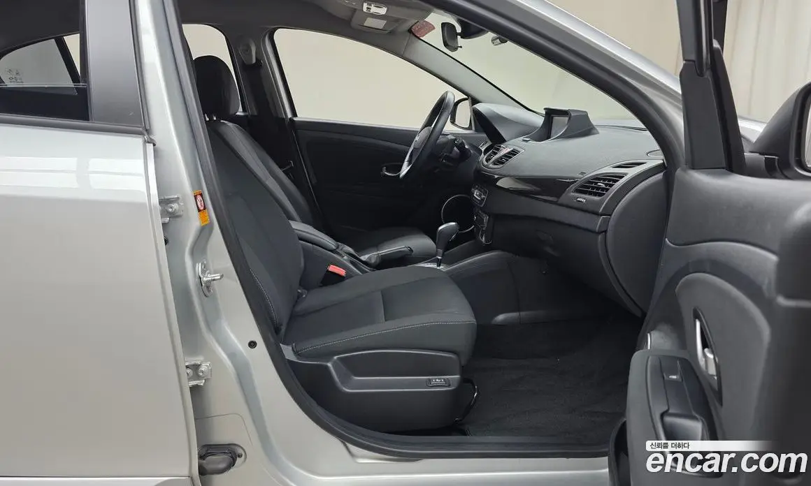 Renault (Samsung) SM3 2015 1.6 автомат (гидро), фото 15 Renault (Samsung) SM3 2015 1.6 автомат (гидро), фото 15