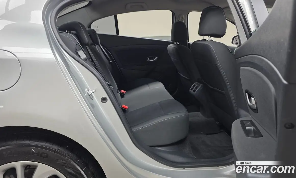 Renault (Samsung) SM3 2015 1.6 автомат (гидро), фото 16 Renault (Samsung) SM3 2015 1.6 автомат (гидро), фото 16